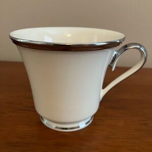 Lenox Solitaire Footed Teacup Ivory Bone China Platinum trim